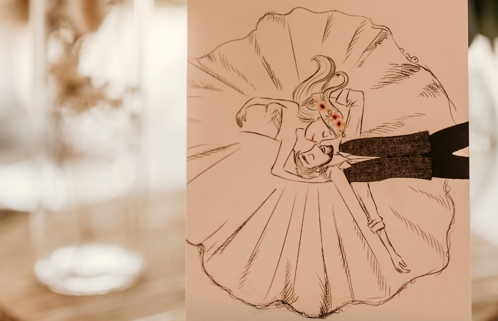 Comme-Sur-Des-Roulettes-Wedding-Coach